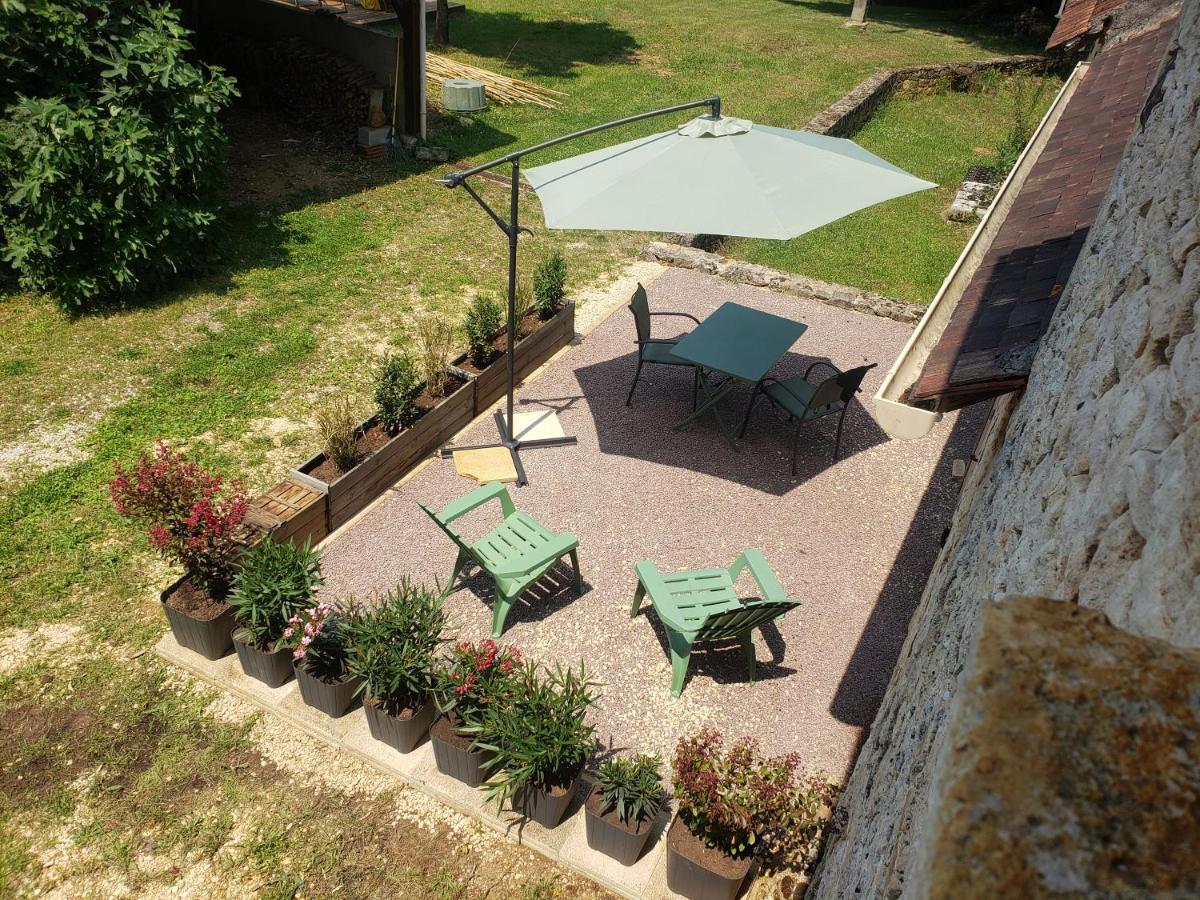 Gite Sauveterre-la-Lemance Exterior photo