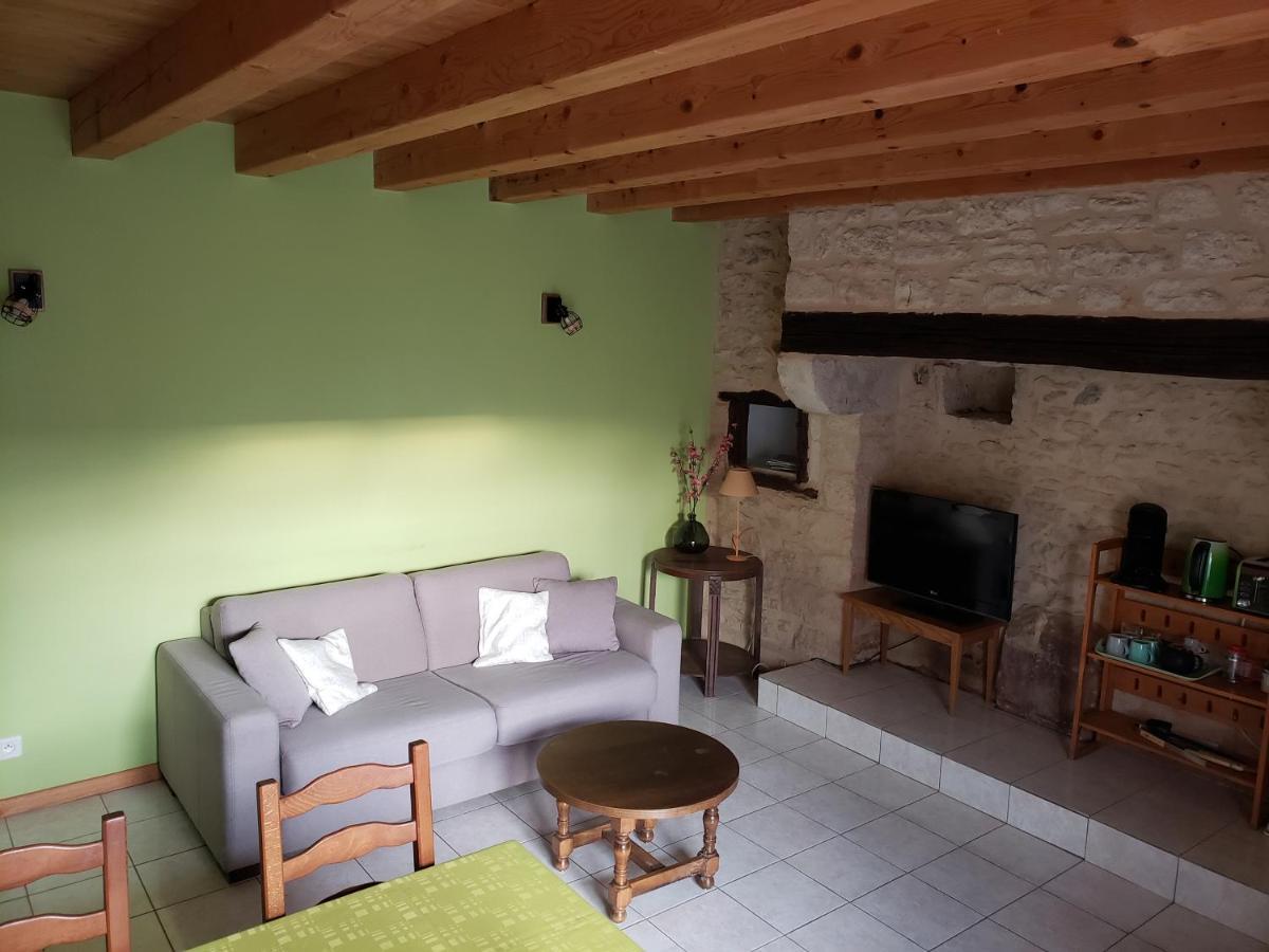 Gite Sauveterre-la-Lemance Exterior photo