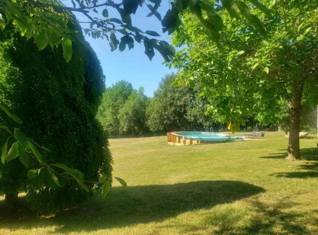 Gite Sauveterre-la-Lemance Exterior photo